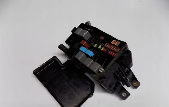 Toyota RAV 4 (XA30) Fuse box set 8266242240