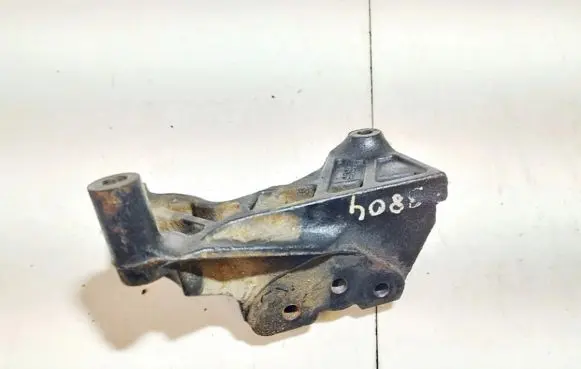 Opel Zafira B Engine mounting bracket 13189381 332253673