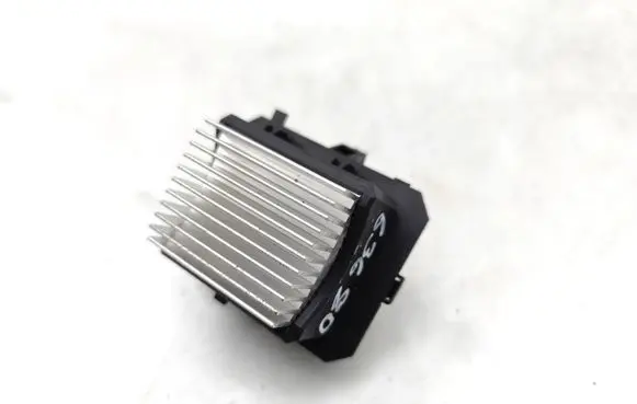 Peugeot 5008 II Heater blower motor/fan resistor 930405001 139DKI27X T1017139DB