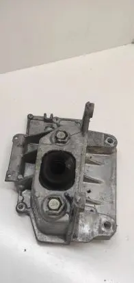 Nissan Juke I F15 Engine mount bracket