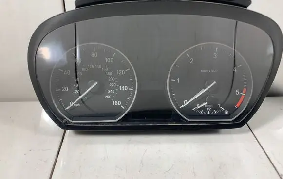 BMW 1 E81 E87 Speedometer (instrument cluster) 914147801