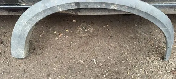 Front arch trim