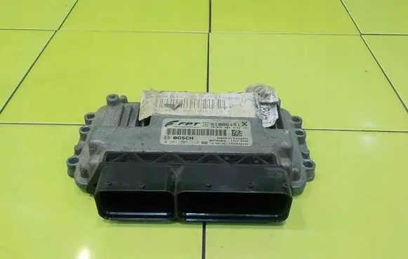 Alfa Romeo Giulietta Engine control unit/module 0261S05118 SP229