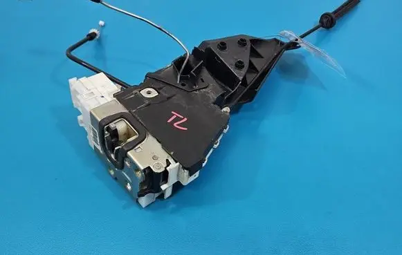 Mercedes-Benz B W245 Rear door lock A1699992699 IMPRK1566212