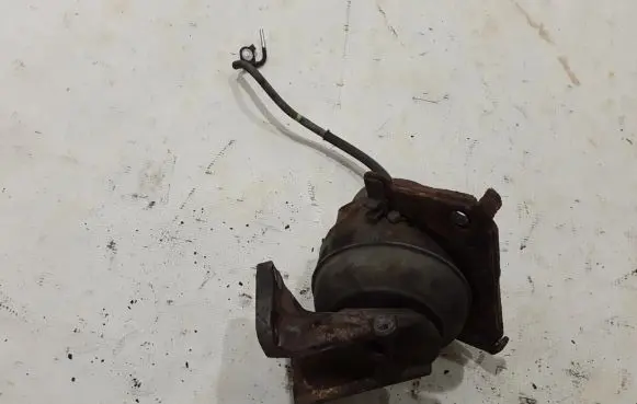 Toyota Land Cruiser (J120) Engine mount bracket 1236130050