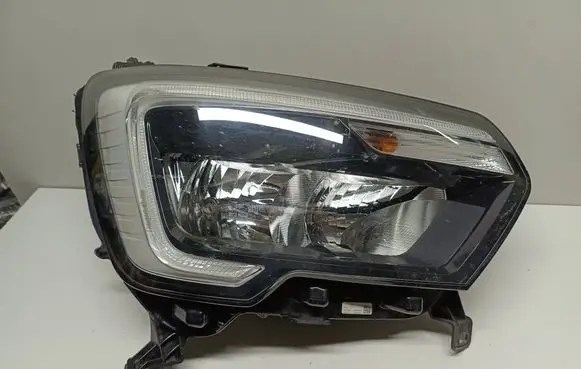 Renault Master III Headlight/headlamp 260105567R
