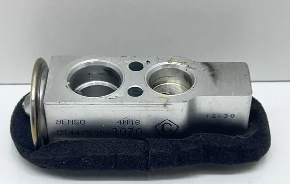Toyota Verso Air conditioning (A/C) expansion valve DT4475003070