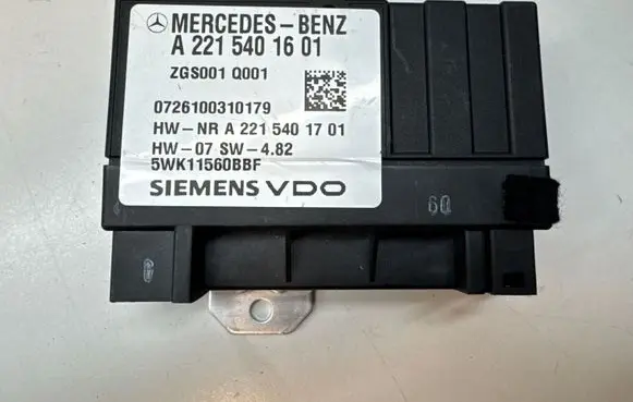 Mercedes-Benz C W204 Fuel injection pump control unit/module A2215401601 A2215401701 5WK11560BBF