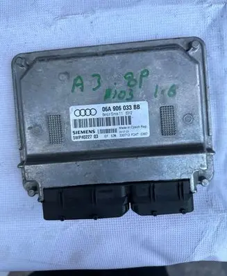 Audi A3 S3 8L Engine control unit/module 06A906033BB 5WP402273