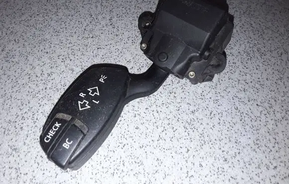 BMW 5 E60 E61 Indicator stalk 6924103