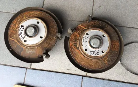 Citroen C4 Grand Picasso Front wheel hub spindle knuckle