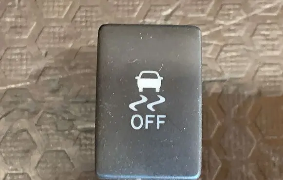 Toyota Avensis T270 ESP (stability program) switch 15C032