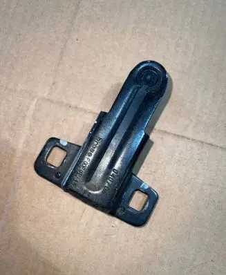 BMW X5 E53 Front door lock loop/hook striker 8408956 7Z19