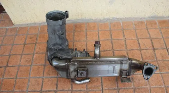 Mercedes-Benz E W210 EGR valve cooler A6131420079