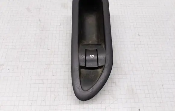 Renault Laguna II Electric window control switch 8200016014