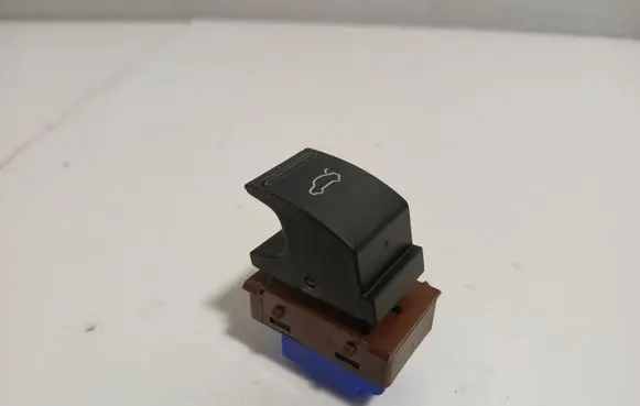 Volkswagen PASSAT B7 Tailgate opening switch 3AA959831