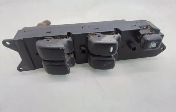 Mitsubishi Pajero Sport I Electric window control switch 8608A048
