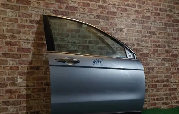 Honda CR-V Front door