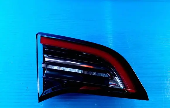 Tesla Model 3 Tailgate rear/tail lights 107740100E