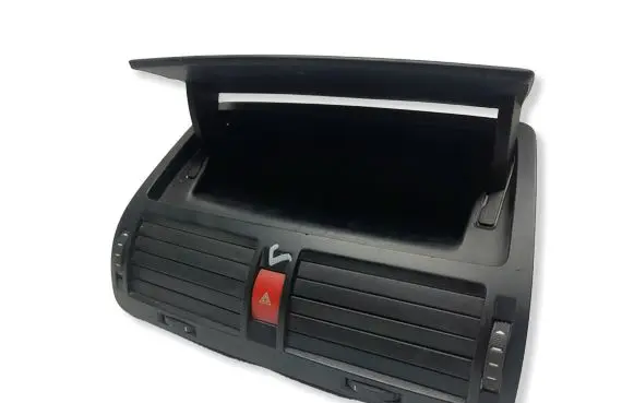 Skoda Octavia Mk2 (1Z) Dash center air vent grill 1Z0820951KASACJA 1Z0820951