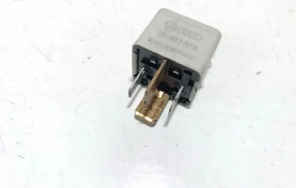 Volkswagen Golf II Other relay 191937503