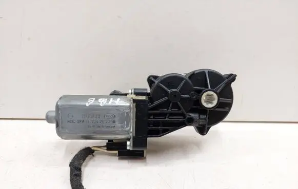 Mercedes-Benz E W211 Seat adjustment motor 0390203210 820591144
