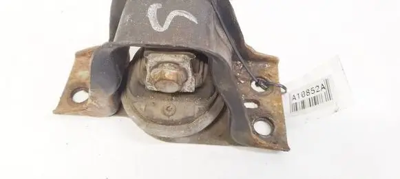 Engine mount bracket