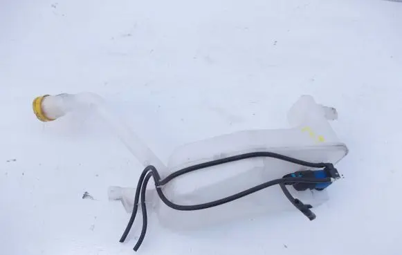 Renault Clio IV Windshield washer fluid reservoir/tank 289107623R 289107132R 289194294R