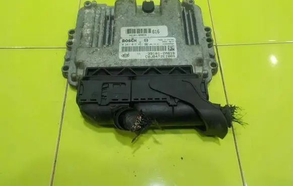 KIA Rio Engine control unit/module 391012A616 RP59 0281015461