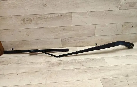Opel Insignia A Front wiper blade arm 13227399