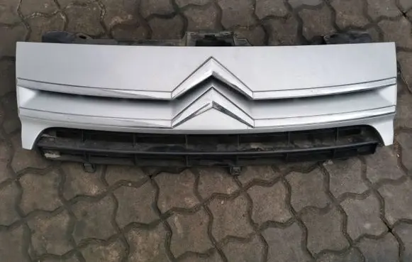 Citroen Jumpy Front bumper upper radiator grill 1497645077 1497648077