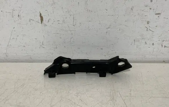 Mercedes-Benz C W205 Front bumper mounting bracket A2058850921