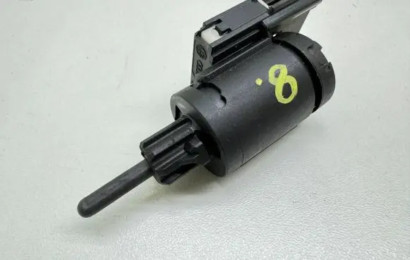 Skoda Octavia Mk2 (1Z) Brake pedal sensor switch 3b0945511c 90706L 01072961