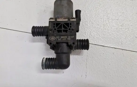 Land Rover Range Rover L322 Coolant heater control valve 1147412170