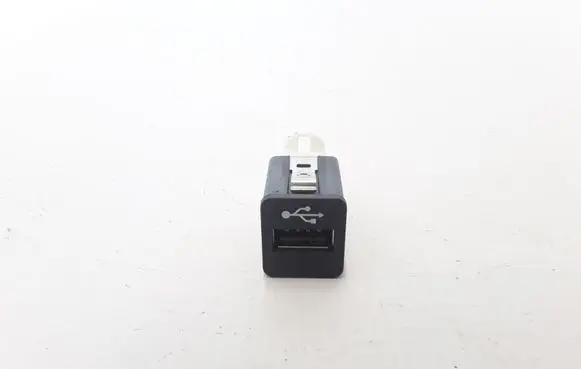 BMW 5 F10 F11 AUX in-socket connector 9237656