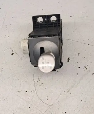 Toyota Prius (NHW20) Gear shifter/selector 8945147030