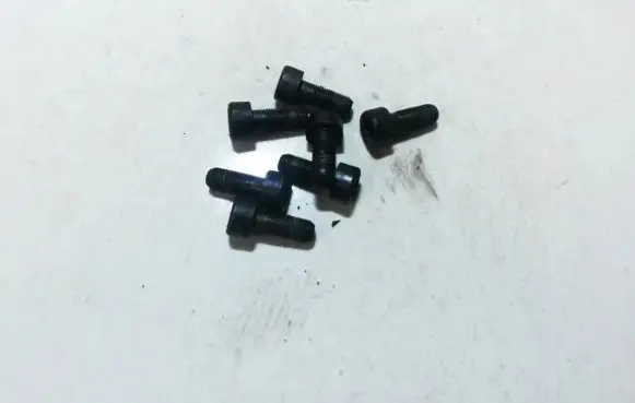 Volvo S40, V40 Nuts/bolts 