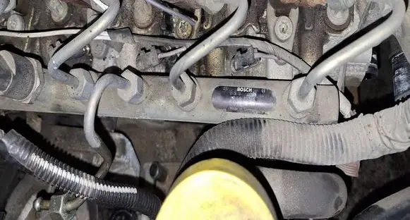 Renault Scenic I Fuel main line pipe 0445214015 7700111013
