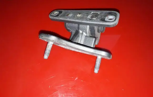 Mercedes-Benz C W204 Front door lower hinge A047058