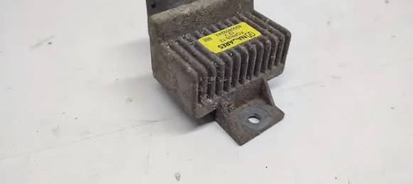 Renault Scenic III - Grand scenic III Glow plug pre-heat relay FGPR812 8200859243