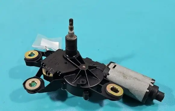 Seat Toledo III (5P) Rear window wiper motor 5P0955711B IMPRK1580188