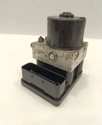 Volkswagen Golf V ABS Pump 1K0907379AC 00005305H0 10096003593
