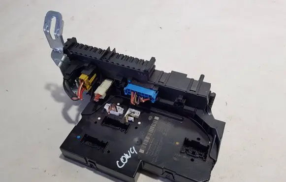 Mercedes-Benz E W212 Fuse module 2049000902FFF 5DK00922513 2045458732