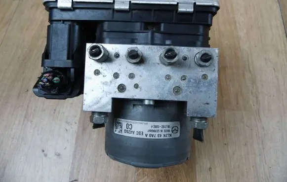 Mazda CX-5 II ABS Pump KL2K437A0A