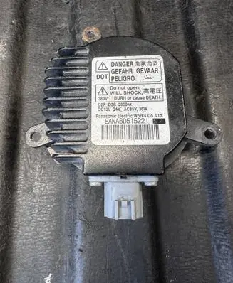 Infiniti FX Headlight ballast module Xenon D2RD2S2000HR EANA6D515221