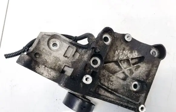 Opel Insignia A Engine mounting bracket 55562863
