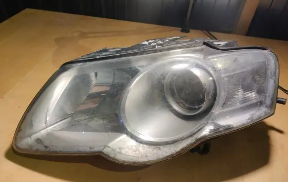 Volkswagen PASSAT B6 Headlight/headlamp