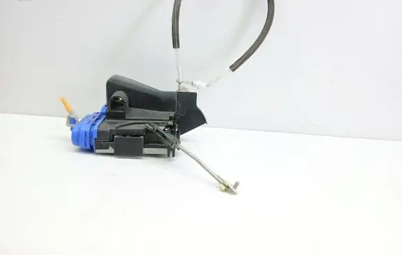 Audi A4 S4 B5 8D Rear door lock 8D0839016A