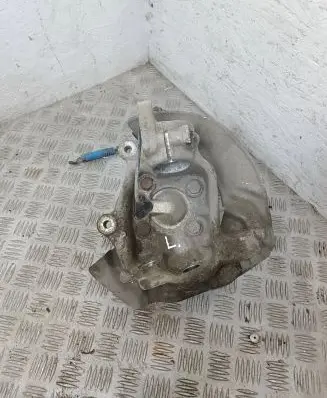 BMW 5 E39 Front wheel hub spindle knuckle