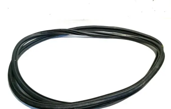 Audi Q7 4L Front door rubber seal 4l0831721